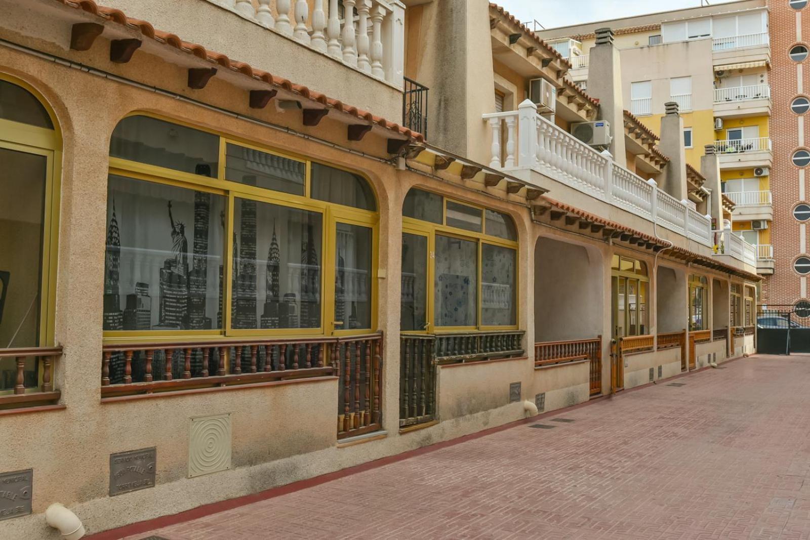 Seascape-Tranquil 3 Bedroom Town House Torrevieja Exterior photo